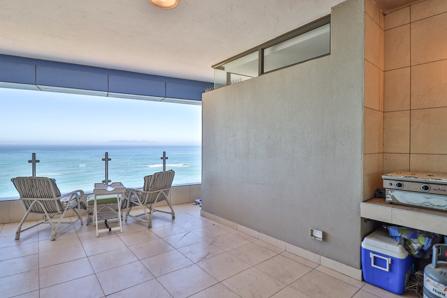 To Let 4 Bedroom Property for Rent in Strand North Western Cape